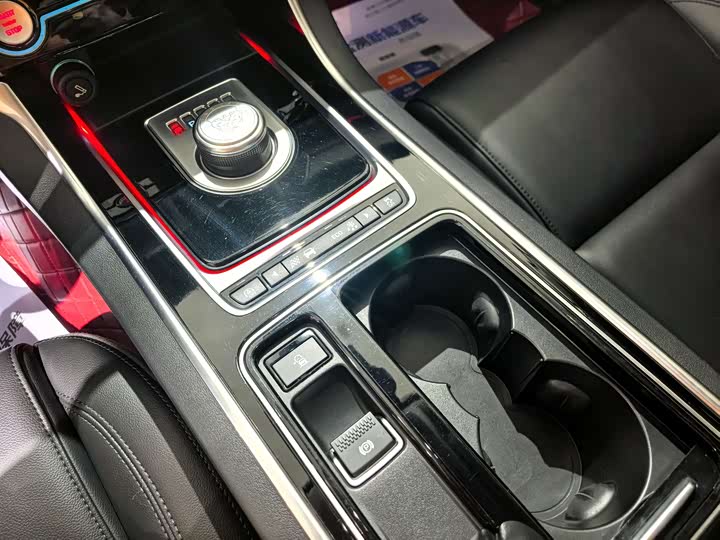 Jaguar XFL 2020 XFL 2.0 T P 200 2 WD — фото 10