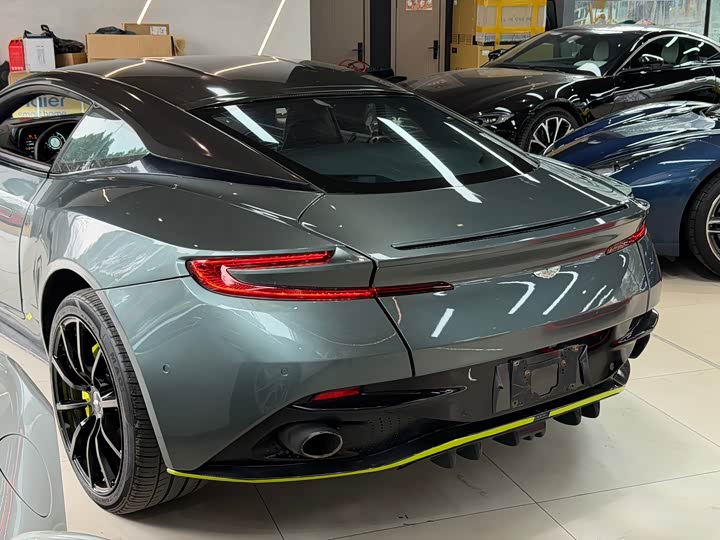 Aston Martin DB11 2019 AMR — фото 8