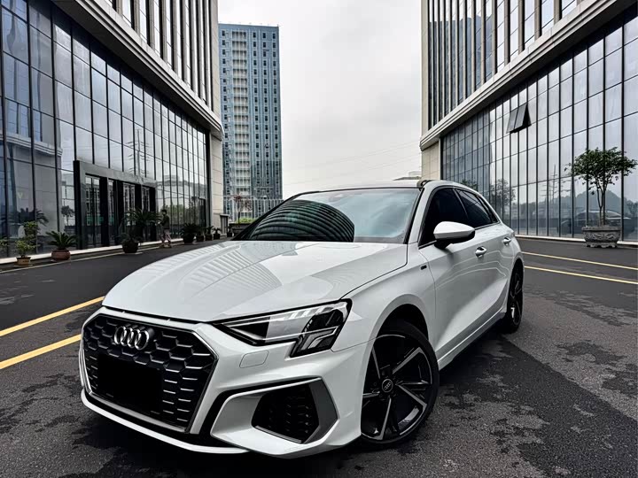 Audi A3 2022 Sportback 35 TFSI Sport — фото 1