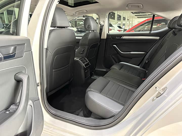 Skoda Superb — фото 6