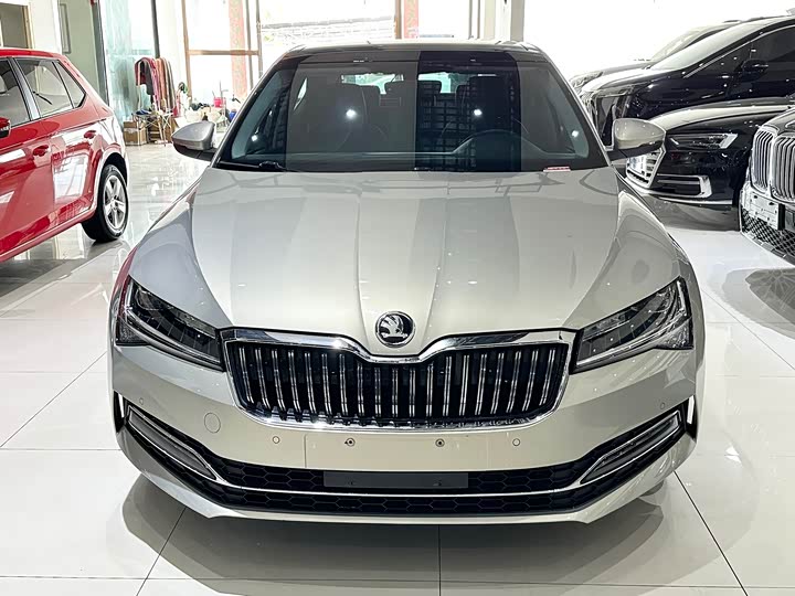 Skoda Superb — фото 2