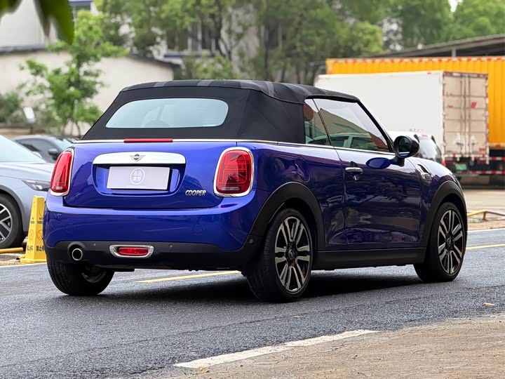 MINI Cabrio — фото 6