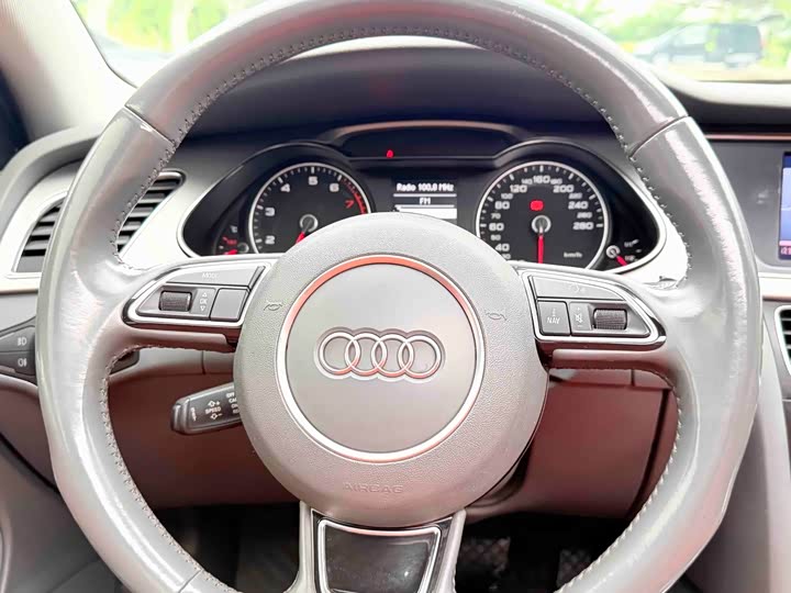 Audi A4L 35 TFSI автомат стандарт — фото 17