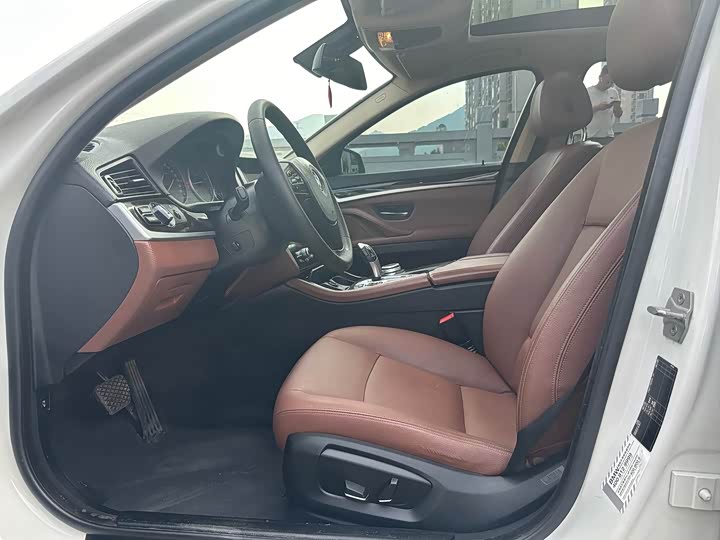 BMW 5-Series 2014 525 Li Leading — фото 7
