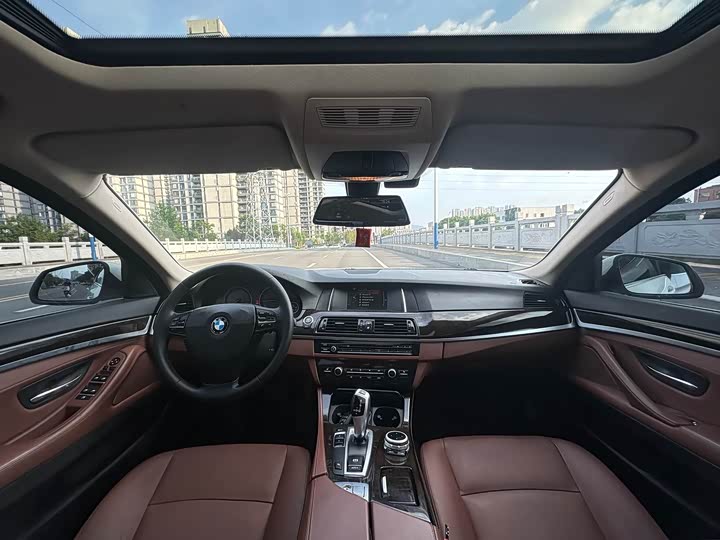 BMW 5-Series 2014 525 Li Leading — фото 11