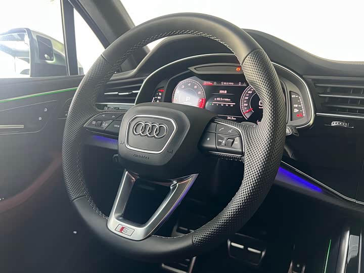 Audi SQ 7 2024 4.0 TFSI — фото 12