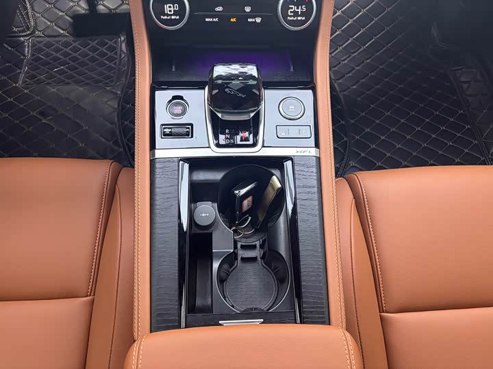 Jaguar XFL 2023 XFL 2.0 T P 250 2 WD — фото 21