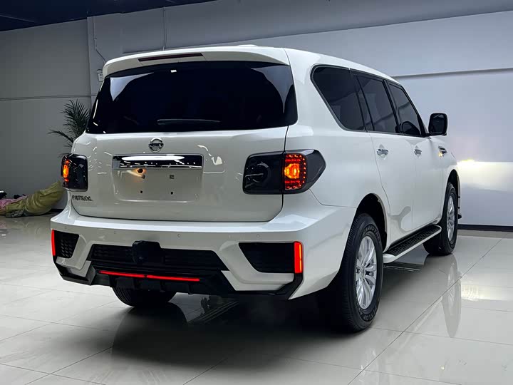 Nissan Patrol — фото 16