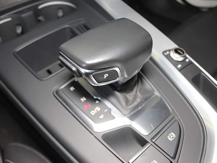 Audi A4L 2024 40 TFSI — фото 11