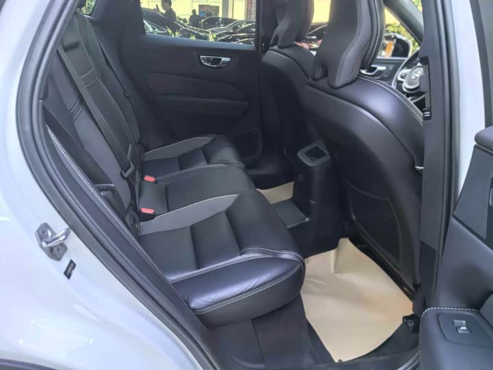 Volvo XC60 Hybrid 2021 T 8 E Hybrid — фото 6