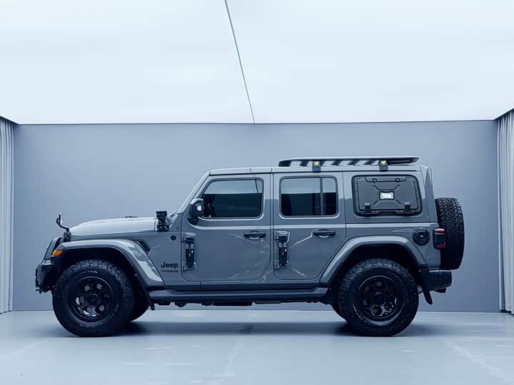 Jeep Wrangler — фото 9