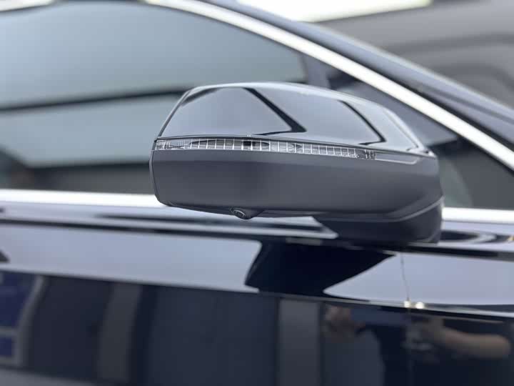 Audi Q7 2023 45 TFSI quattro S line Sport — фото 25