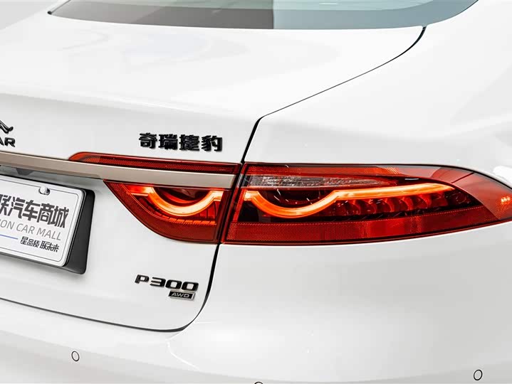 Jaguar XFL 2024 2.0 T P 300 4 WD — фото 8