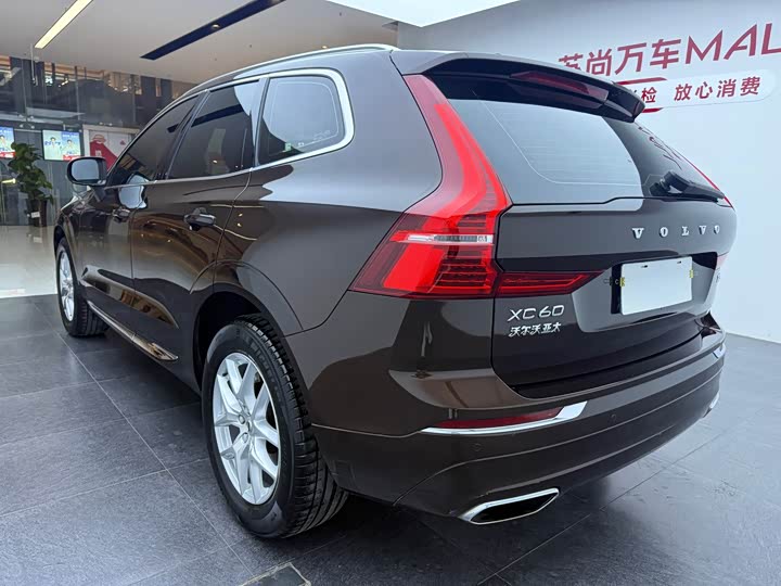 Volvo XC60 2021 T 5 4 WD — фото 10
