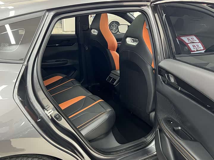 Changan UNI-V 2024 1.5 T Sport — фото 14