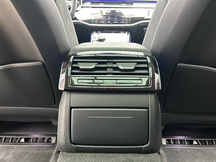 Audi A8 2023 A 8 L 50 TFSI quattro — фото 15