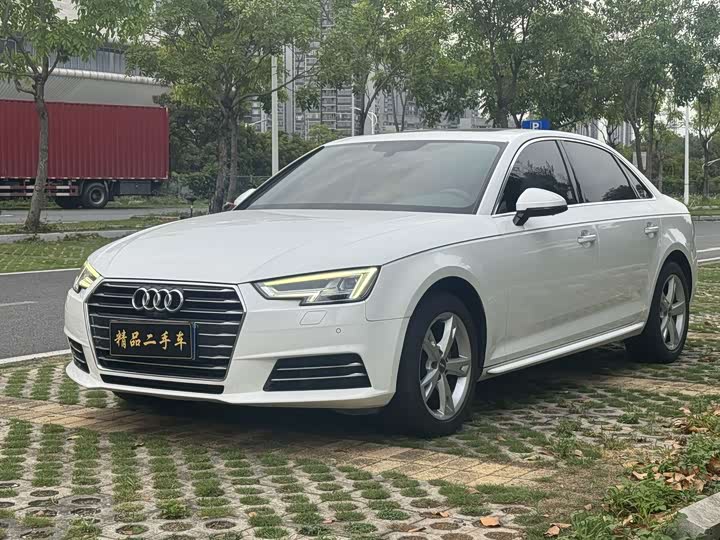 Audi A4L 2017 Plus 40 TFSI — фото 2