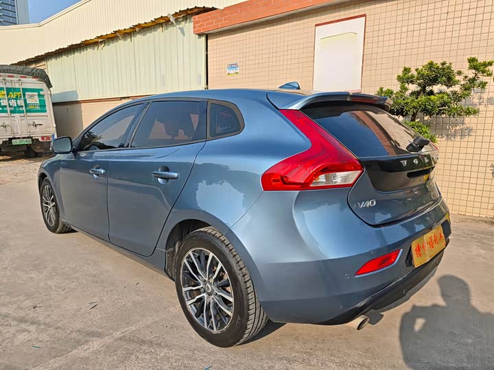Volvo V40 2017 T 3 — фото 6
