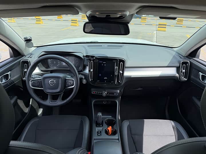 Volvo XC40 2020 T 3 — фото 7