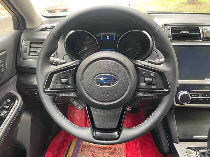 Subaru Legacy — фото 5