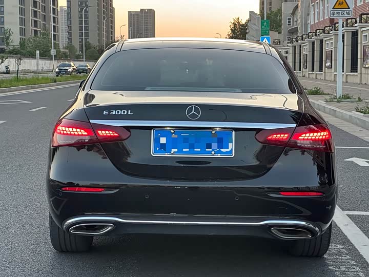 Mercedes-Benz E-Class 2023 E 260 L Sport — фото 8