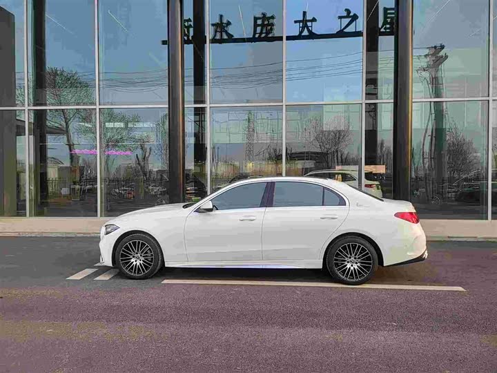 Mercedes-Benz C-Class 2024 C 260 L — фото 3
