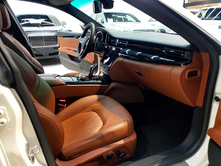 Maserati Quattroporte — фото 7