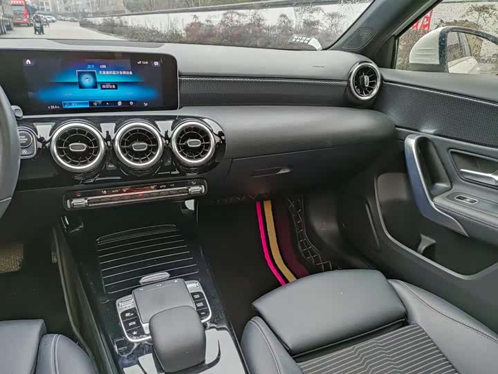 Mercedes-Benz A-Class 2021 A 200 — фото 8