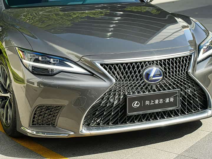 Lexus LS 2021 500h — фото 7