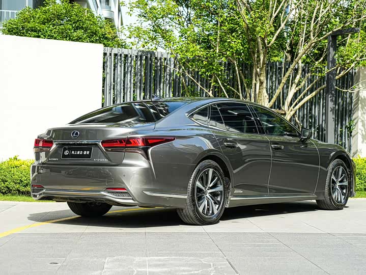 Lexus LS 2021 500h — фото 4