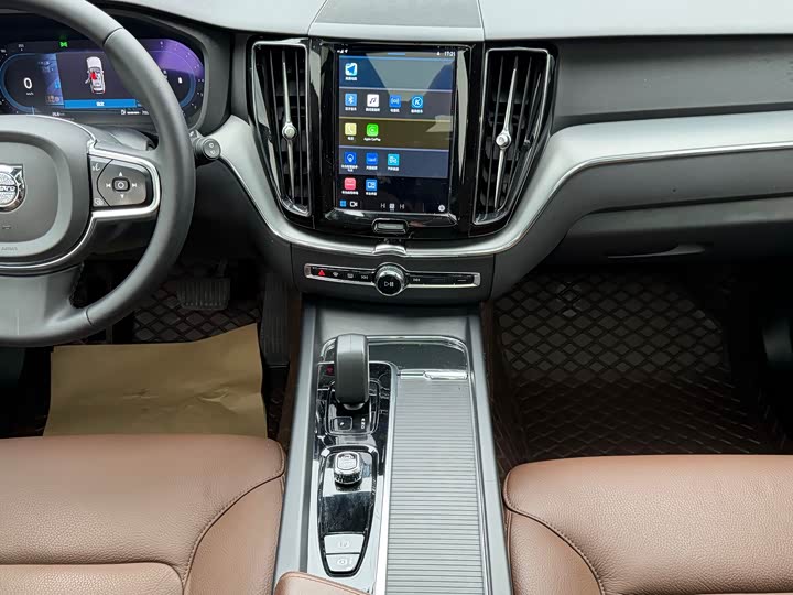Volvo XC60 2023 B 5 4 WD — фото 12