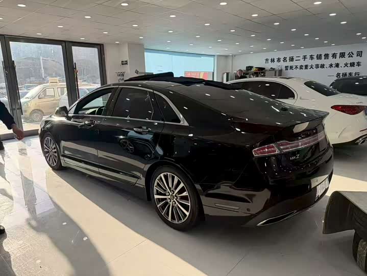 Lincoln MKZ 2017 2.0 T — фото 8