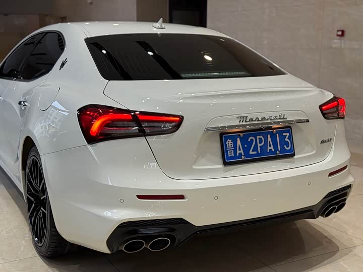 Maserati Ghibli 2023 3.0 T Modena — фото 20