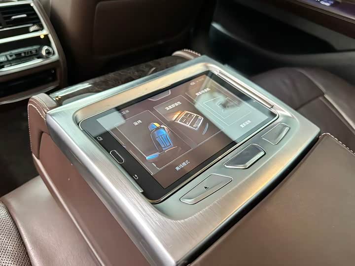 BMW 7 Series 740Li продвинутая — фото 16