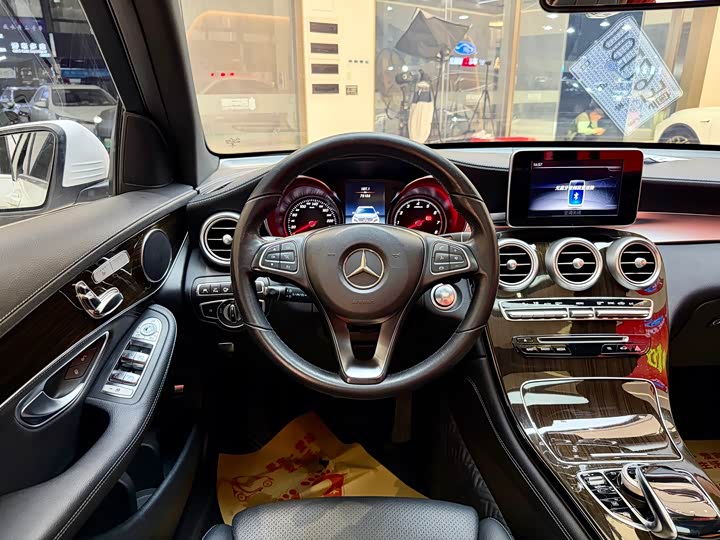 Mercedes-Benz GLC 2018 GLC 260 4 MATIC Luxury — фото 10