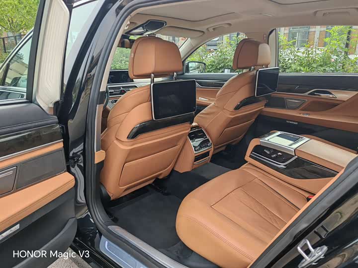 BMW 7-Series 2016 730 Li Luxury — фото 15
