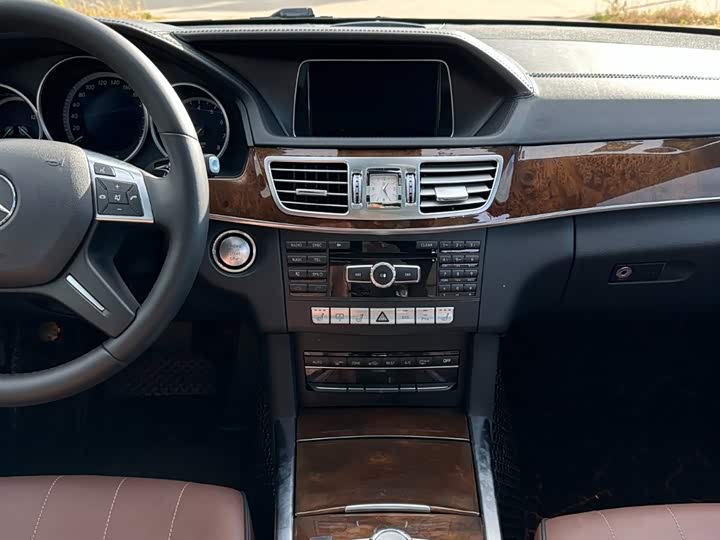 Mercedes-Benz E-Class E 320 L 4MATIC — фото 19