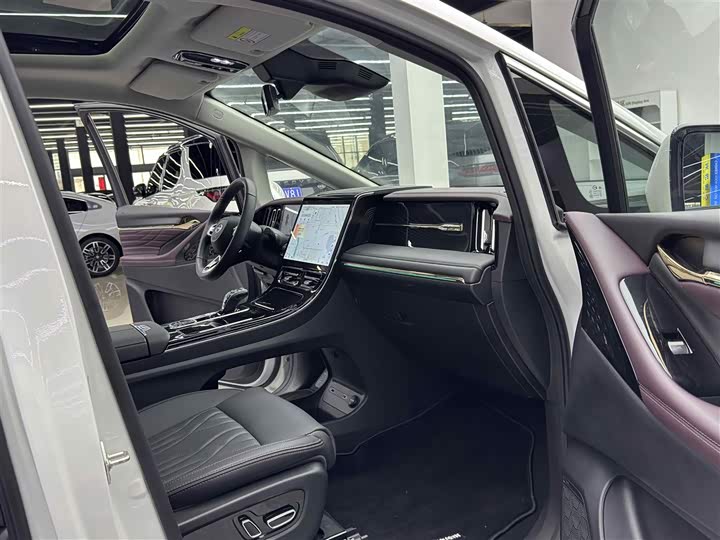 Trumpchi M8 2024 Hybrid — фото 8