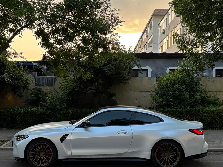 BMW M4 2022 M 4 M x Drive — фото 2