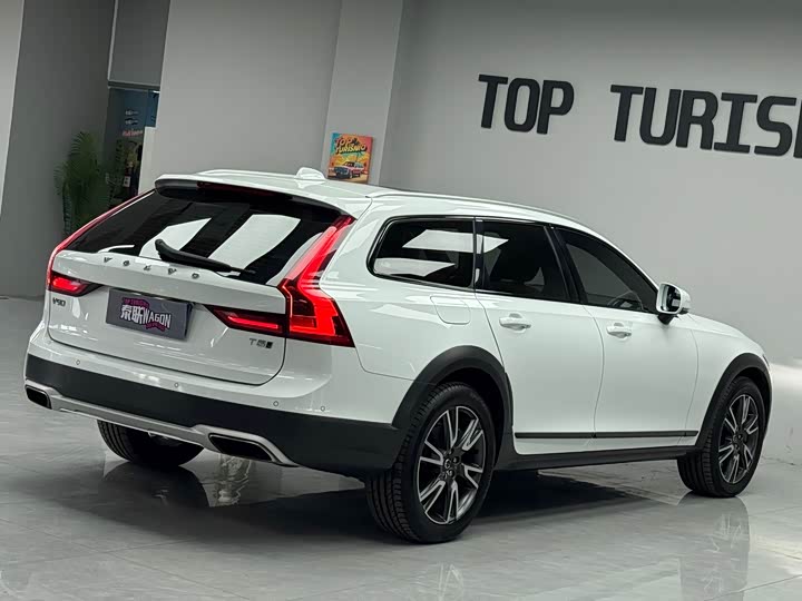 Volvo V90 2017 Cross Country T 5 AWD — фото 6