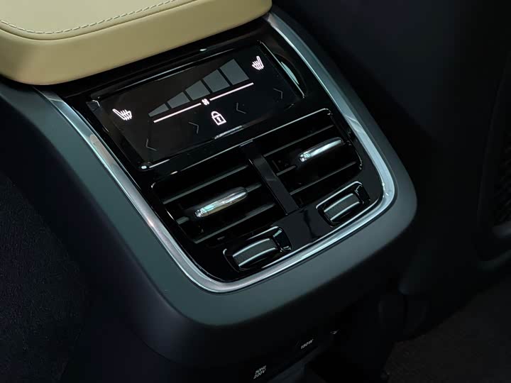 Volvo V90 2017 Cross Country T 5 AWD — фото 16