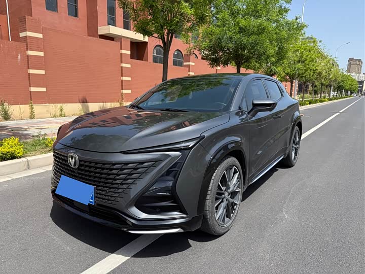 Changan UNI-T 2023 1.5 T Premium — фото 1