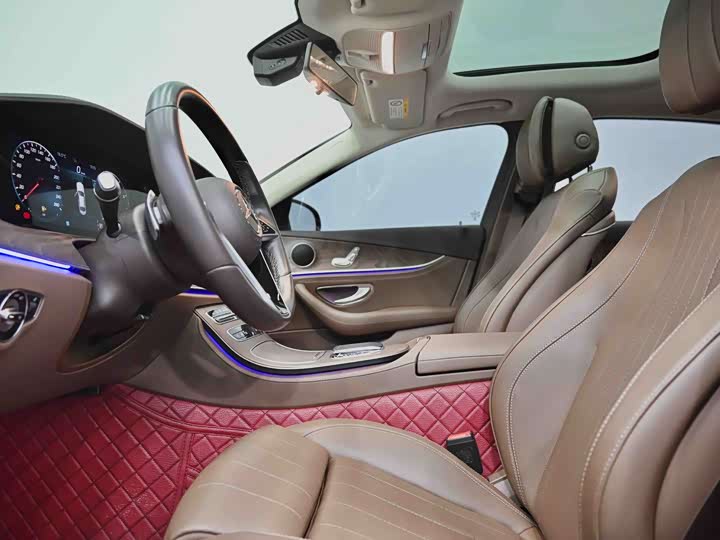 Mercedes-Benz E-Class 2022 E 260 L — фото 36