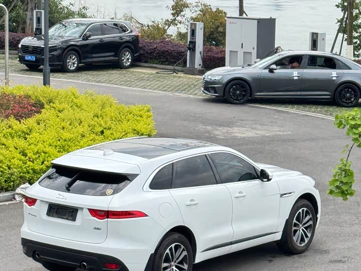 Jaguar F-PACE 2016 3.0 SC 4 WDR-Sport — фото 23