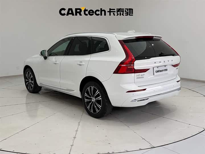 Volvo XC60 2022 B 5 4 WD — фото 7