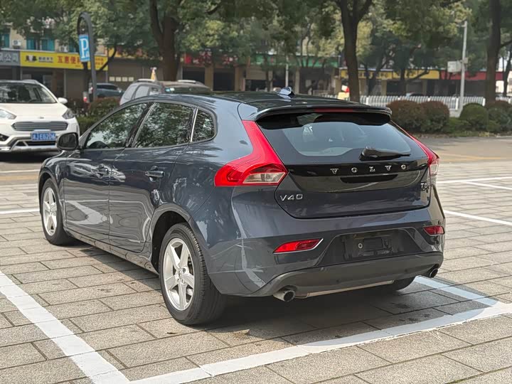 Volvo V40 2017 T 3 — фото 8
