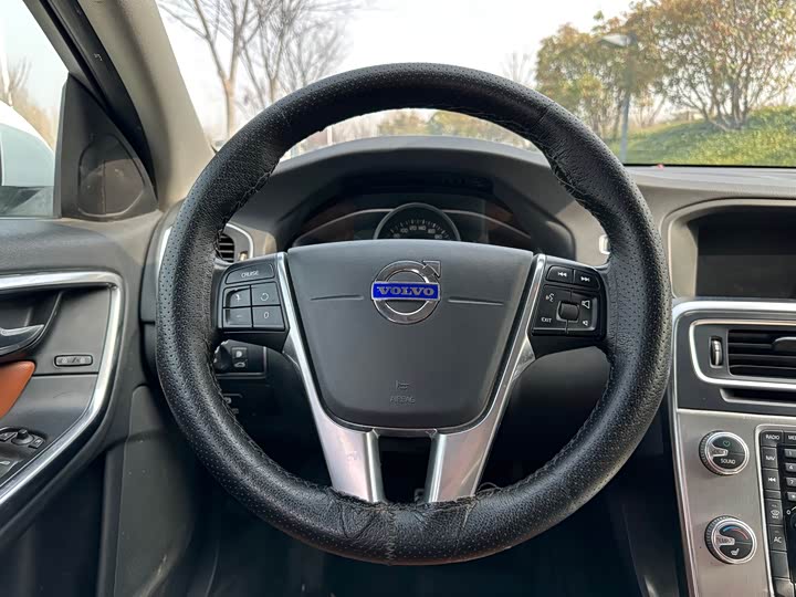 Volvo S60 2015 S 60 L 2.0 T — фото 7