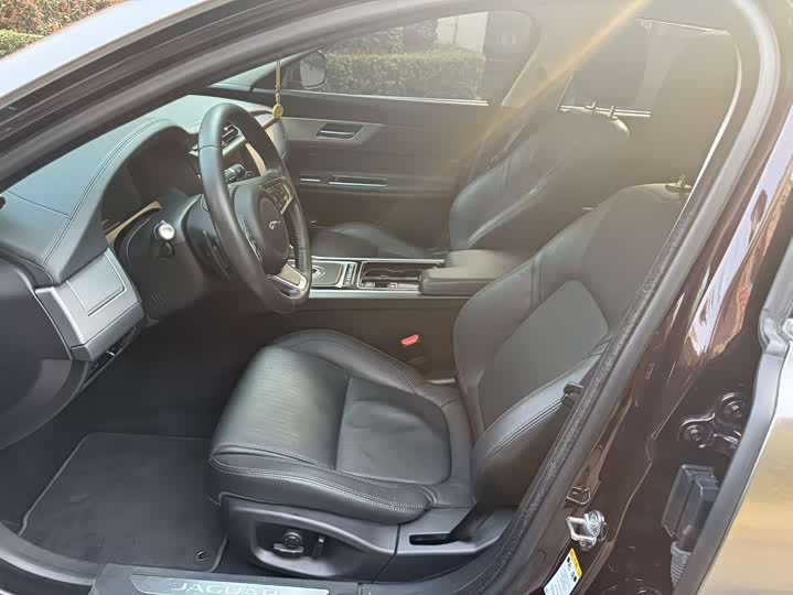 Jaguar XFL 2020 XFL 2.0 T P 250 2 WD — фото 10