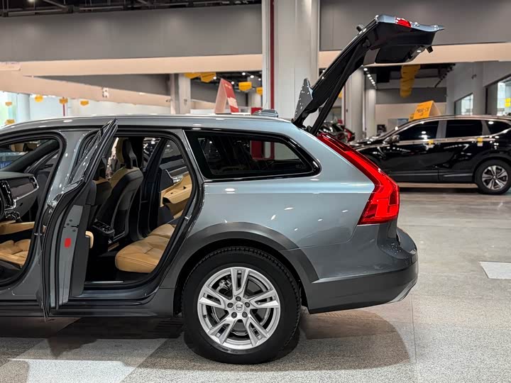Volvo V90 2017 Cross Country T 5 AWD — фото 20