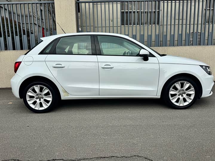 Audi A1 2014 30 TFSI Sportback — фото 3